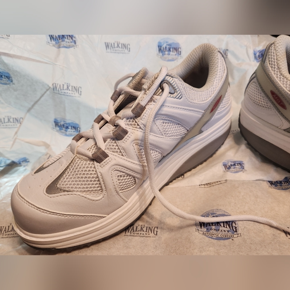 New in Box Women's MBT Sport 2 White Sz 9.5